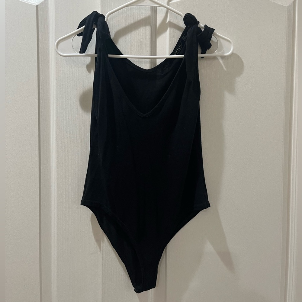 Adjustable black body suit